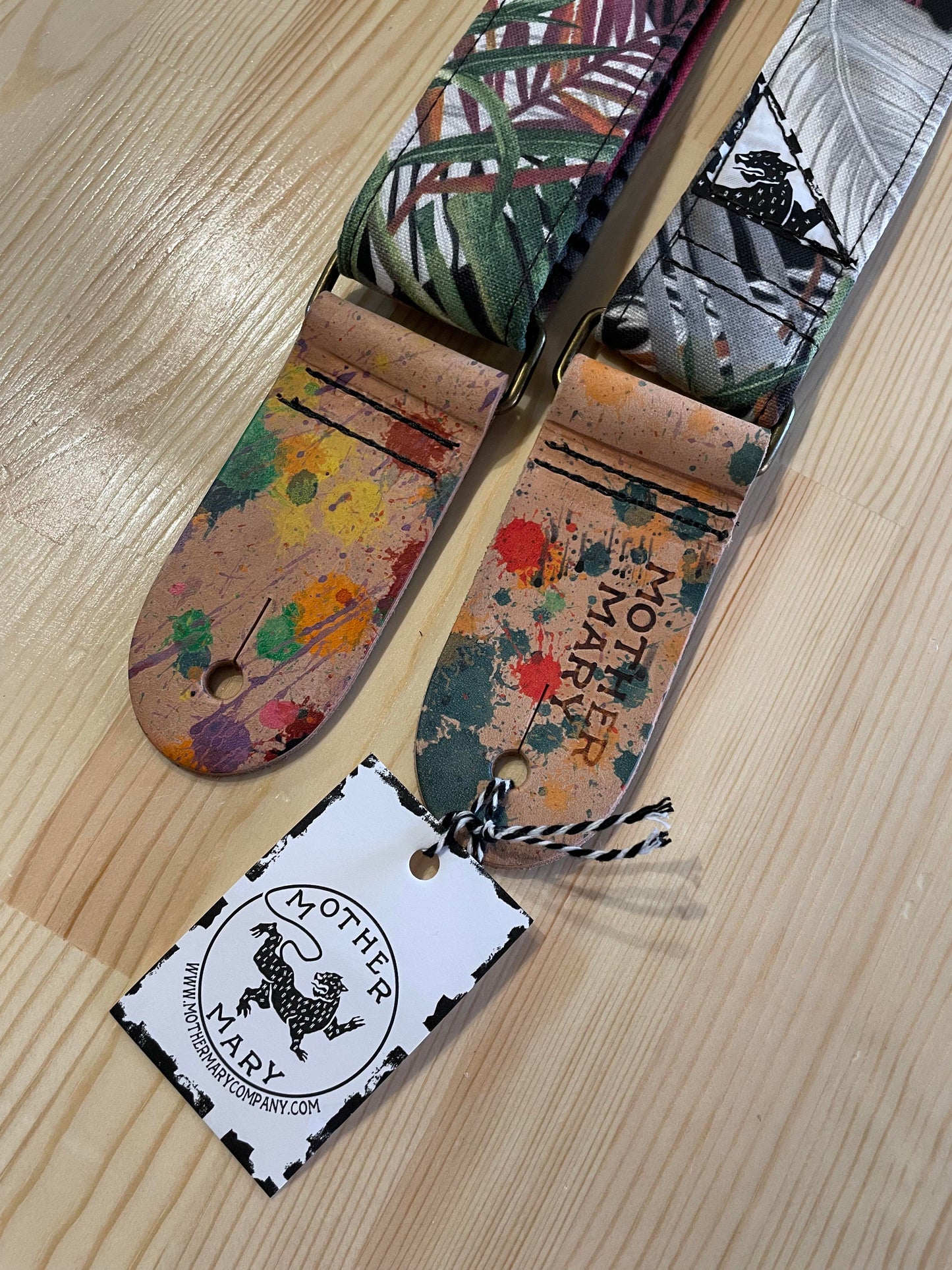 Mother Mary Company "Cousin Eddie" 기타 스트랩