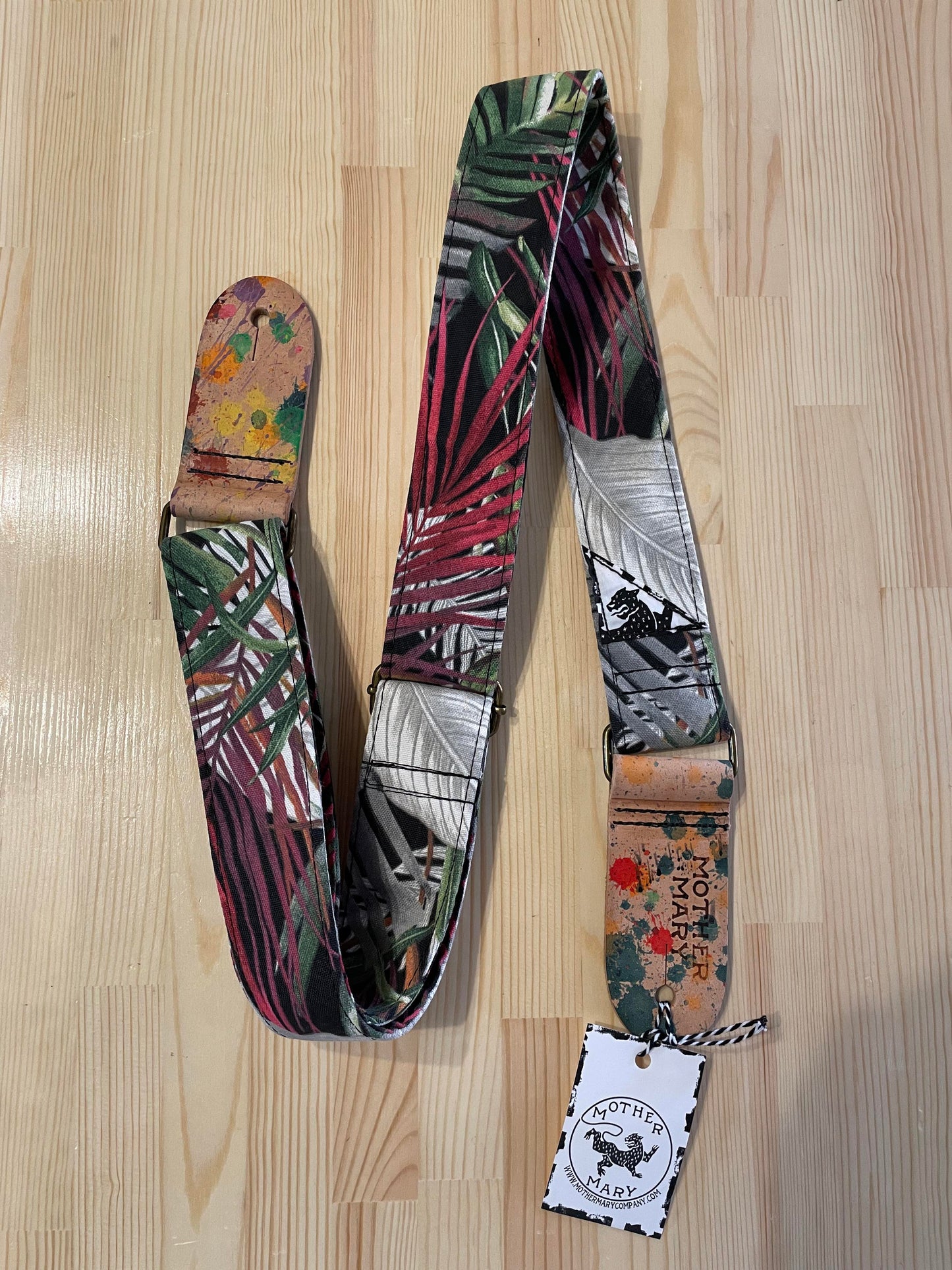 Mother Mary Company "Cousin Eddie" 기타 스트랩