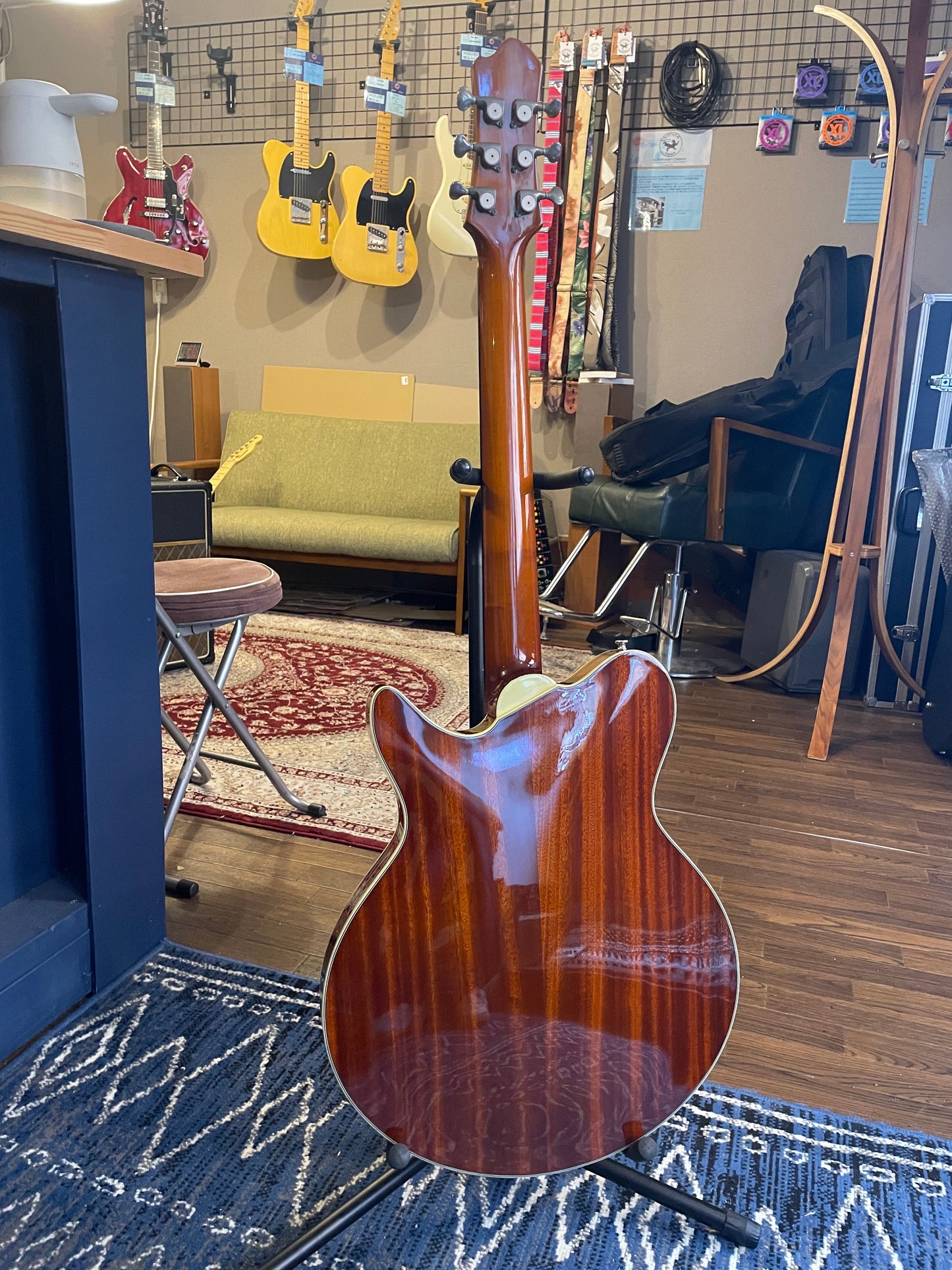 2021年製 Eastman Romeo – Goldburst(スプルーストップ、Lollarピックアップ搭載)
