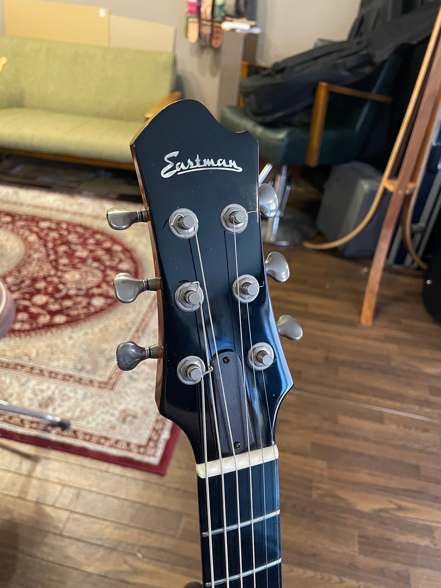 2021年製 Eastman Romeo – Goldburst（スプルーストップ、Lollarピックアップ搭載）